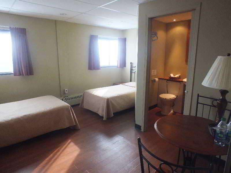 Residences Campus Notre-Dame-De-Foy Saint-Augustin-de-Desmaures Eksteriør billede